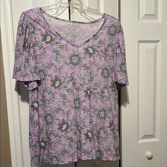 Lane Bryant Lavender Floral Short Sleeve Top - Picture 1 of 4